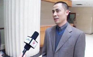 李家权(李家权律师解答了夫妻未离婚，女方把孩子带走了，不沟通，不...)
