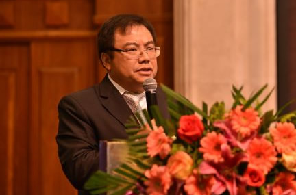 周玉岩(性周玉子辈猪宝宝叫什么名字好 - 171****6972 的回答)