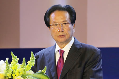 陈经纬(广东汕头峡山华南广场的老板是谁吖 - 不败的枭雄 的回答)