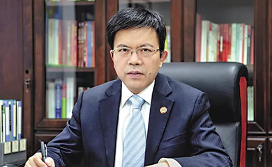 张义光(陕建控股集团有多少职工?)