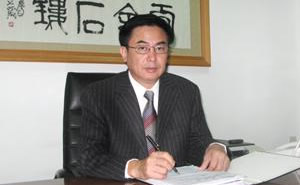 陈俊波(婚后三十年中伍文凯的扮演者是谁?)