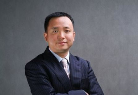 谭群钊(我玩的手机游戏，今天合区结束后，系统商业街发表了宠物蛋，...)