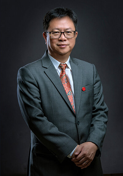 李岩松(李岩松是我国著名的什么表演家?)