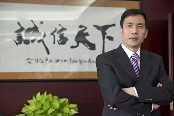 王钧(解释文言文的意思衡阳王钧手自细书五经置巾箱中,以备遗忘的...)