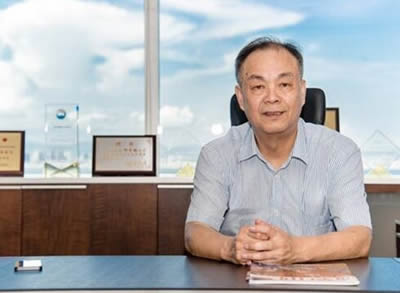 邱季端(平时喜欢健身，请问北师大的体育馆是什么样的?内部有健身房吗...)