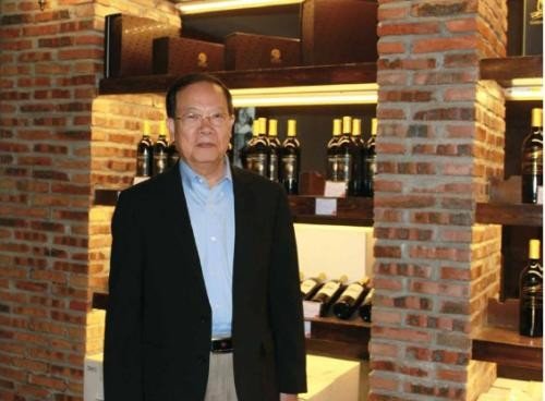 杨鸿南(新科集团创始人?)
