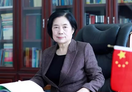 胡大白(黄河科技学院附中高中部学费多少?)