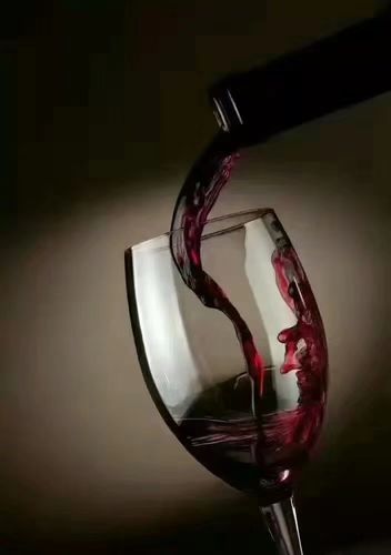 杯中红酒句子