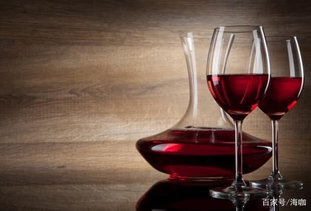 红酒的鉴赏从哪些角度进行