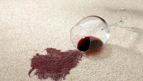 红酒洒在地毯上怎么清洗
