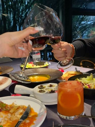 聚会喝红酒还是啤酒