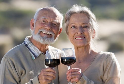 老年人红酒每天喝多少对身体好