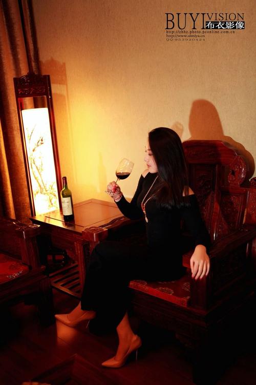 女人为什么喜欢喝红酒