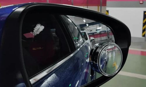 汽车360度全景摄像头为什么能看到车顶配图