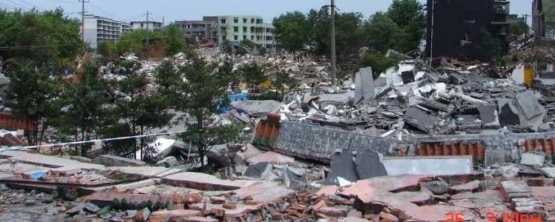 地震灾害伤亡主要由什么造成