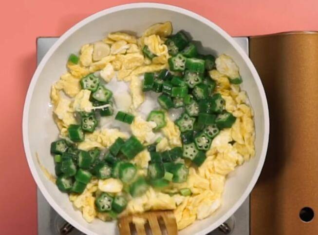 秋葵炒鸡蛋怎么炒