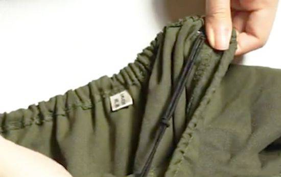 露肩衣服怎么防止往上滑