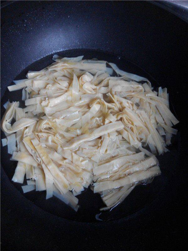 豆皮炒尖椒怎么做好吃