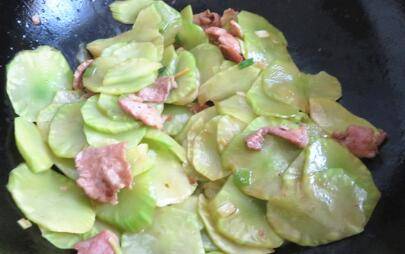 莴苣炒肉怎么炒