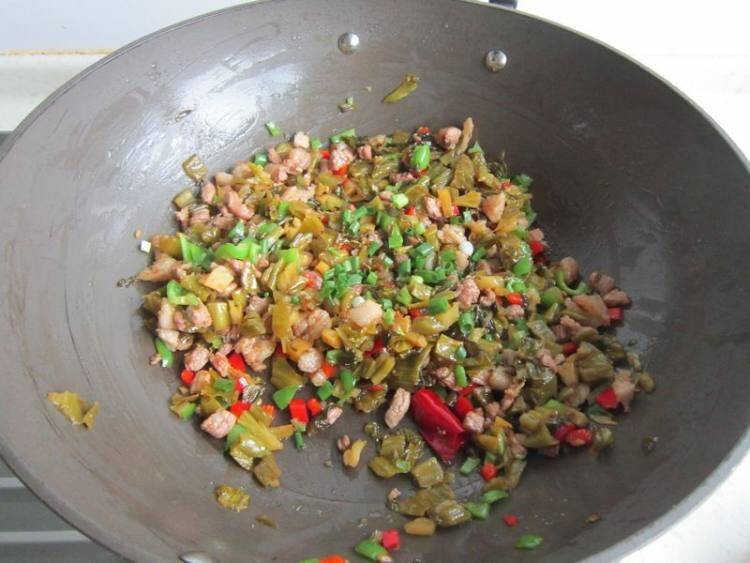 酸菜怎么炒好吃
