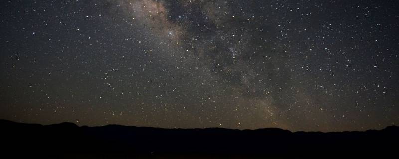 星星会眨眼睛的原因是什么