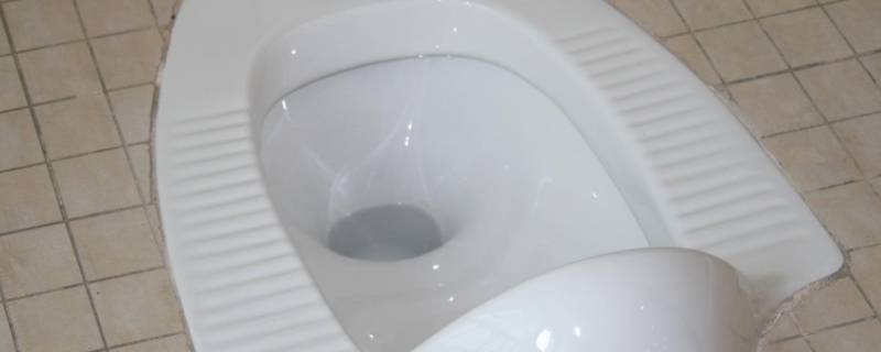 牙刷掉蹲式厕所怎么办