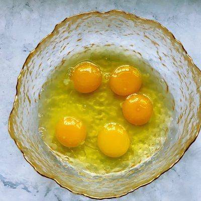 香椿炒鸡蛋的家常做法有毒吗